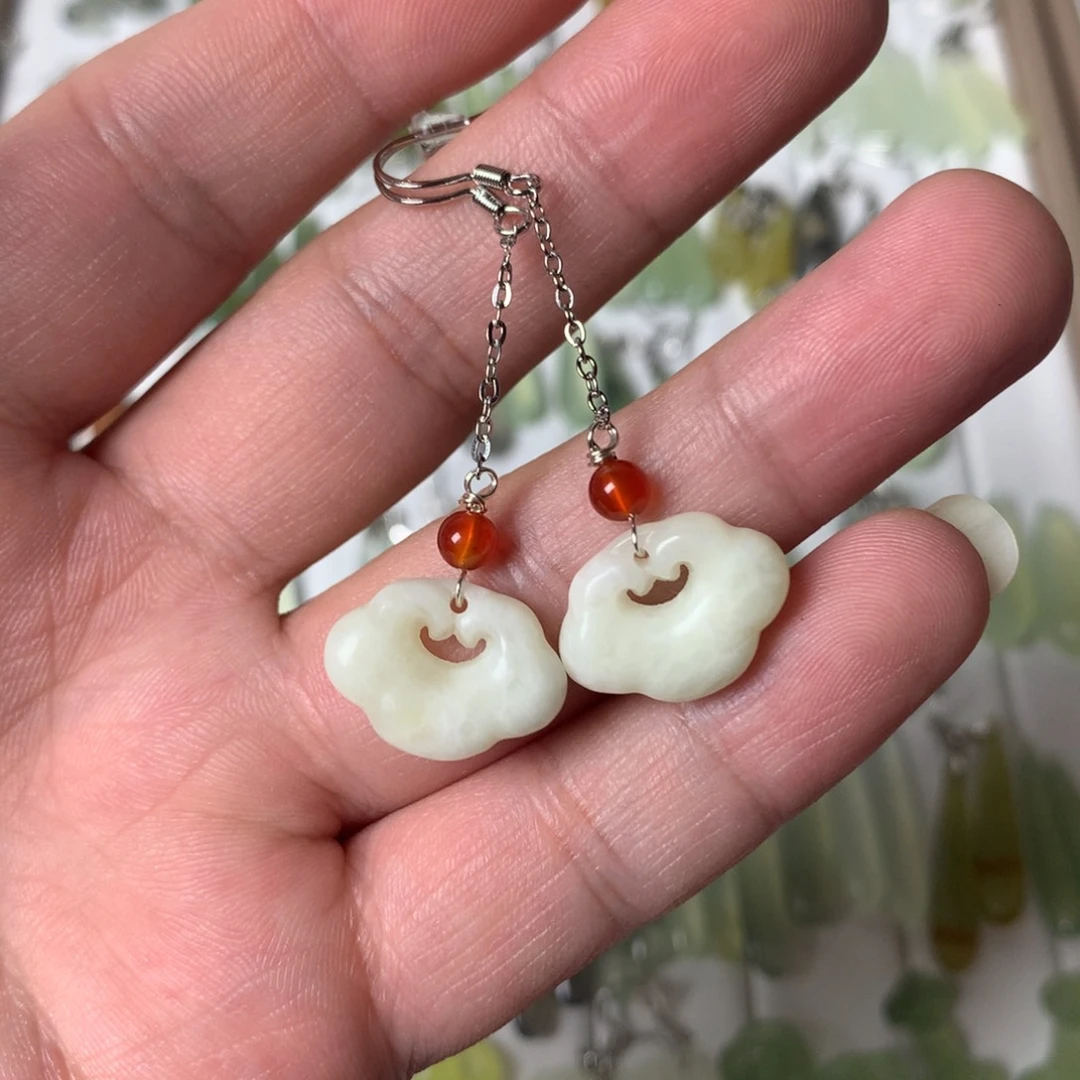 蛇纹石玉耳环未镶嵌