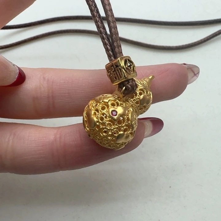 红宝石颈饰18K金镶嵌