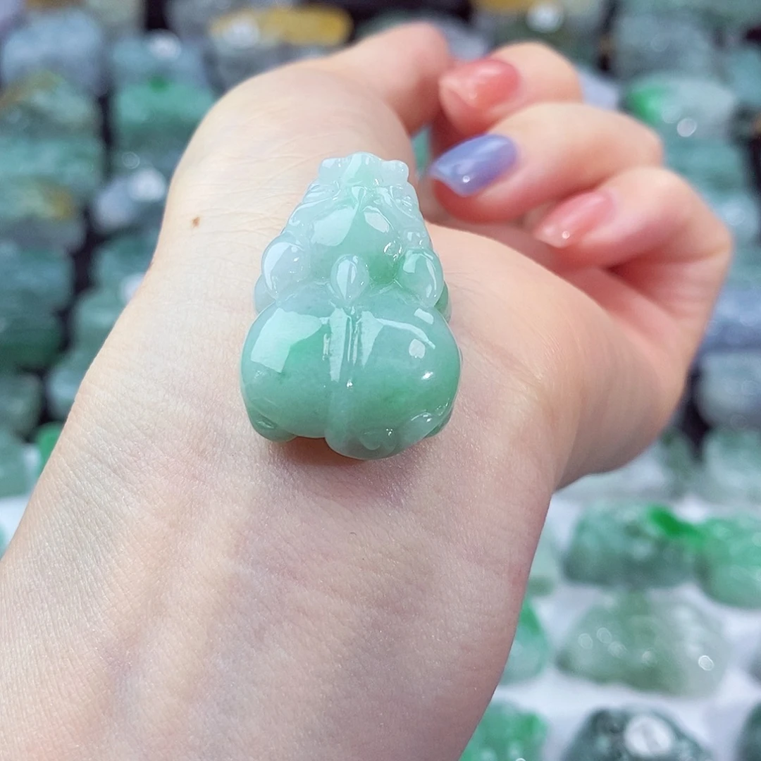 颈饰未镶嵌翡翠天然