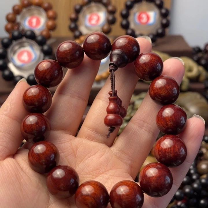 维腊木（绿檀）走*