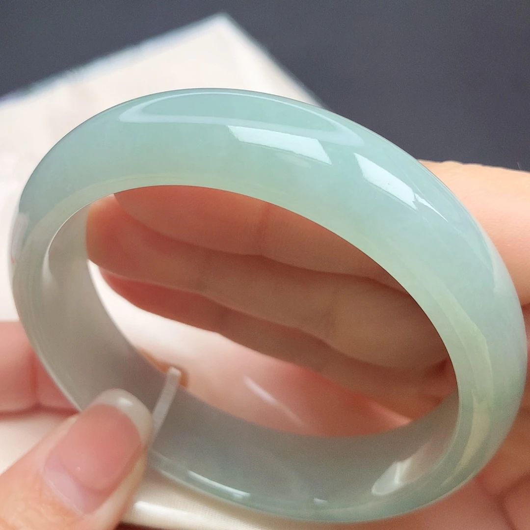 翡翠手镯未镶嵌58圈口