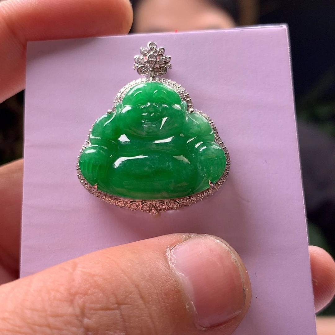 翡翠18K金镶嵌颈饰佛公