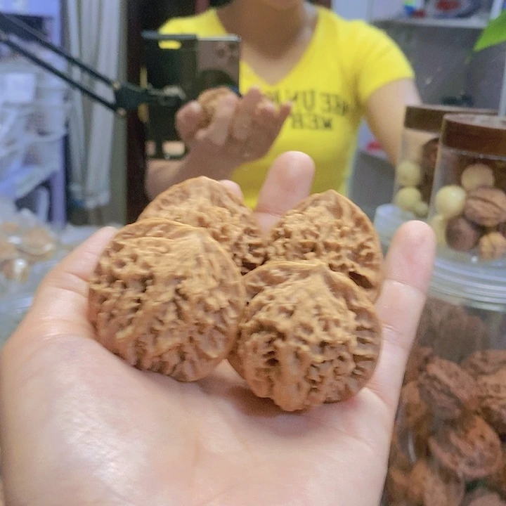 【闪购商品】文玩核桃把件K乾隆纹老款狮子头