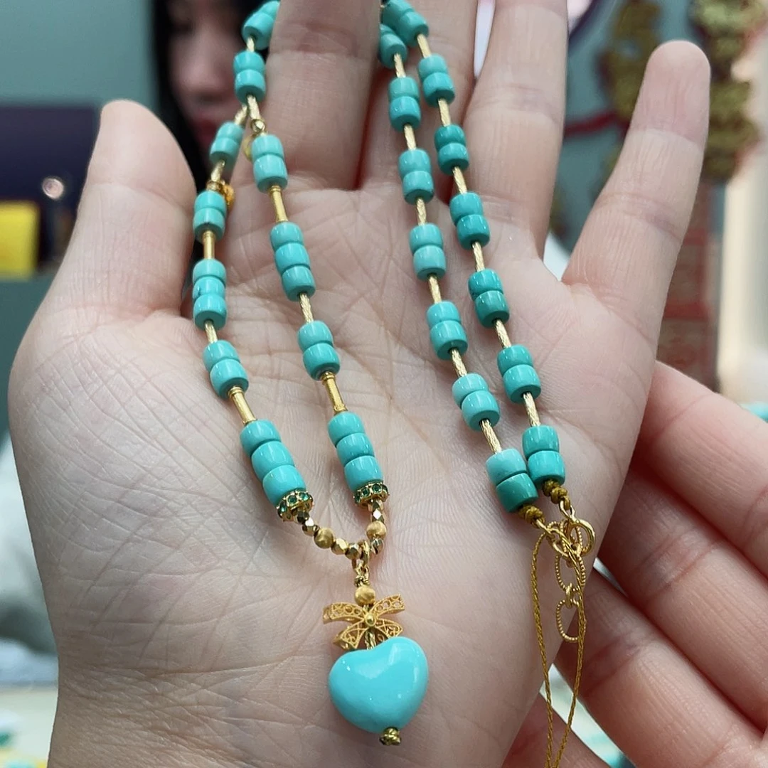 绿松石颈饰18K金镶嵌