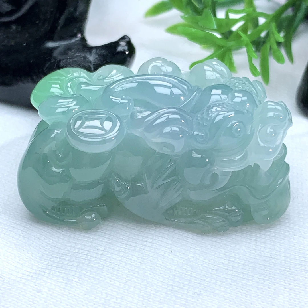 天然缅甸翡翠A货冰透飘绿貔貅吊坠精工雕刻36.9−17.4−17.3mm