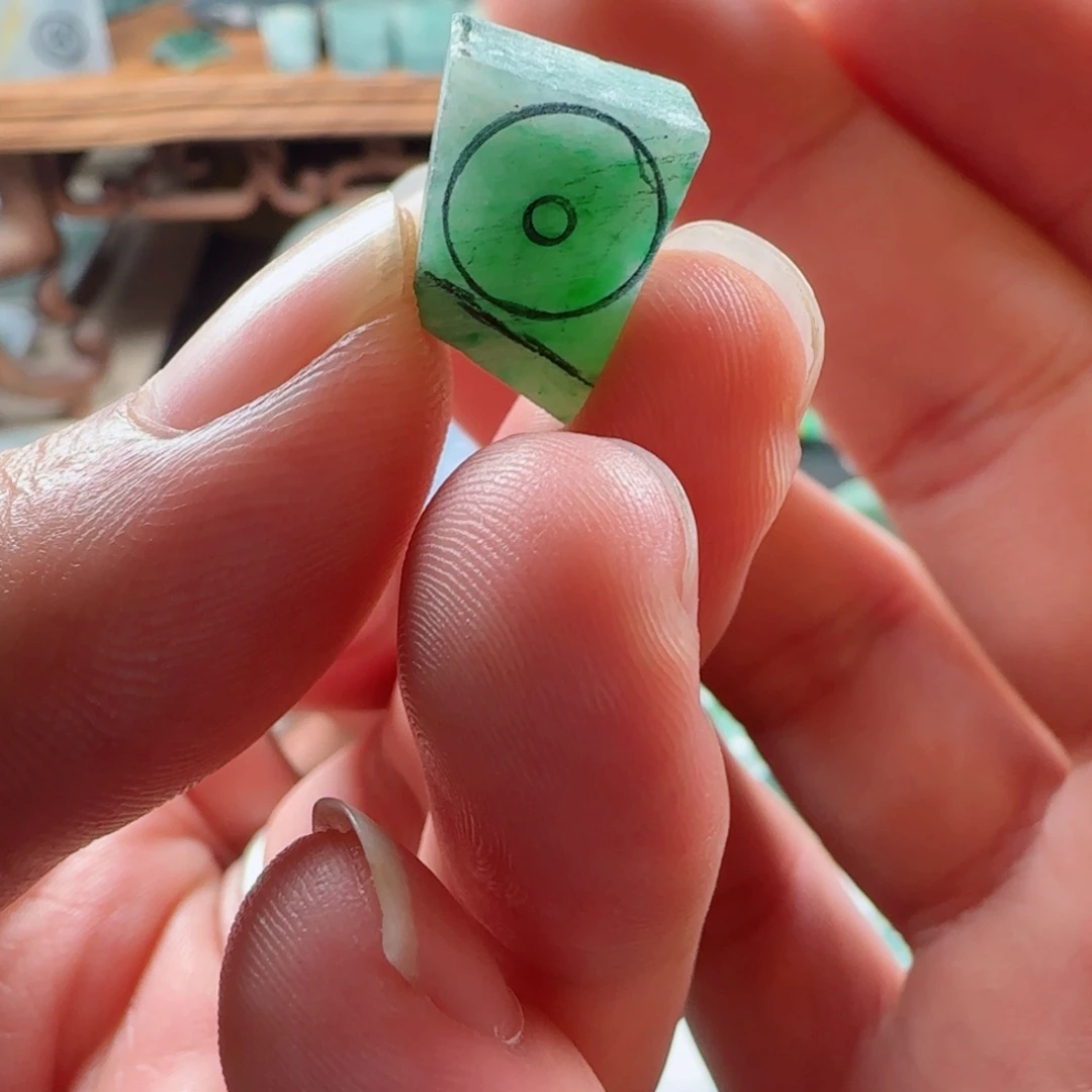 定制翡翠未镶嵌缅甸a货翡翠材料