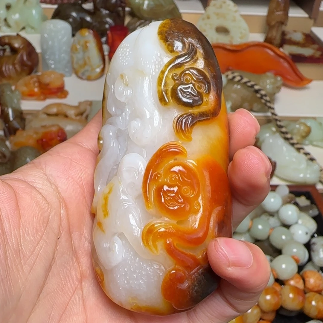 皇***勒和田玉未镶嵌颈饰