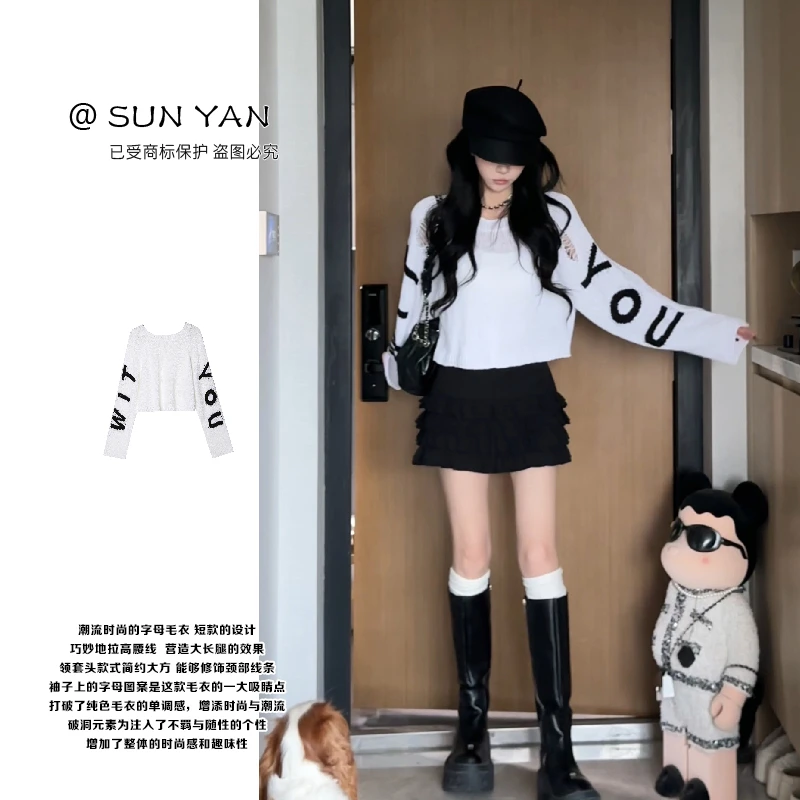 孙妍秋款【速笔毛衣】慵懒风圆领套头短款破洞字母毛衣女2025