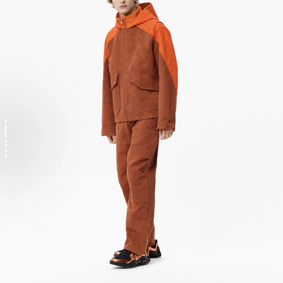 全新未使用 LouisVuitton/路易威登 03807/棕色满印连帽夹克/48码