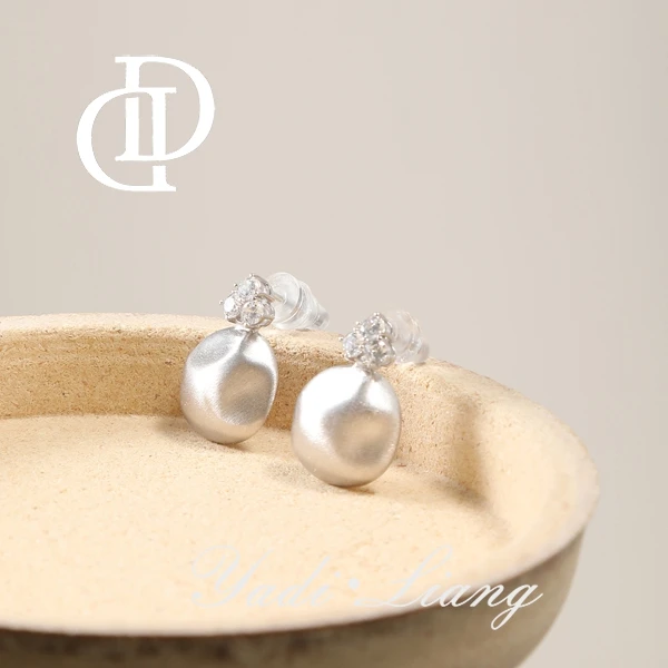 925银耳饰 梁雅帝新品【三叶乐声手碟】不规则几何设计感纯银耳饰