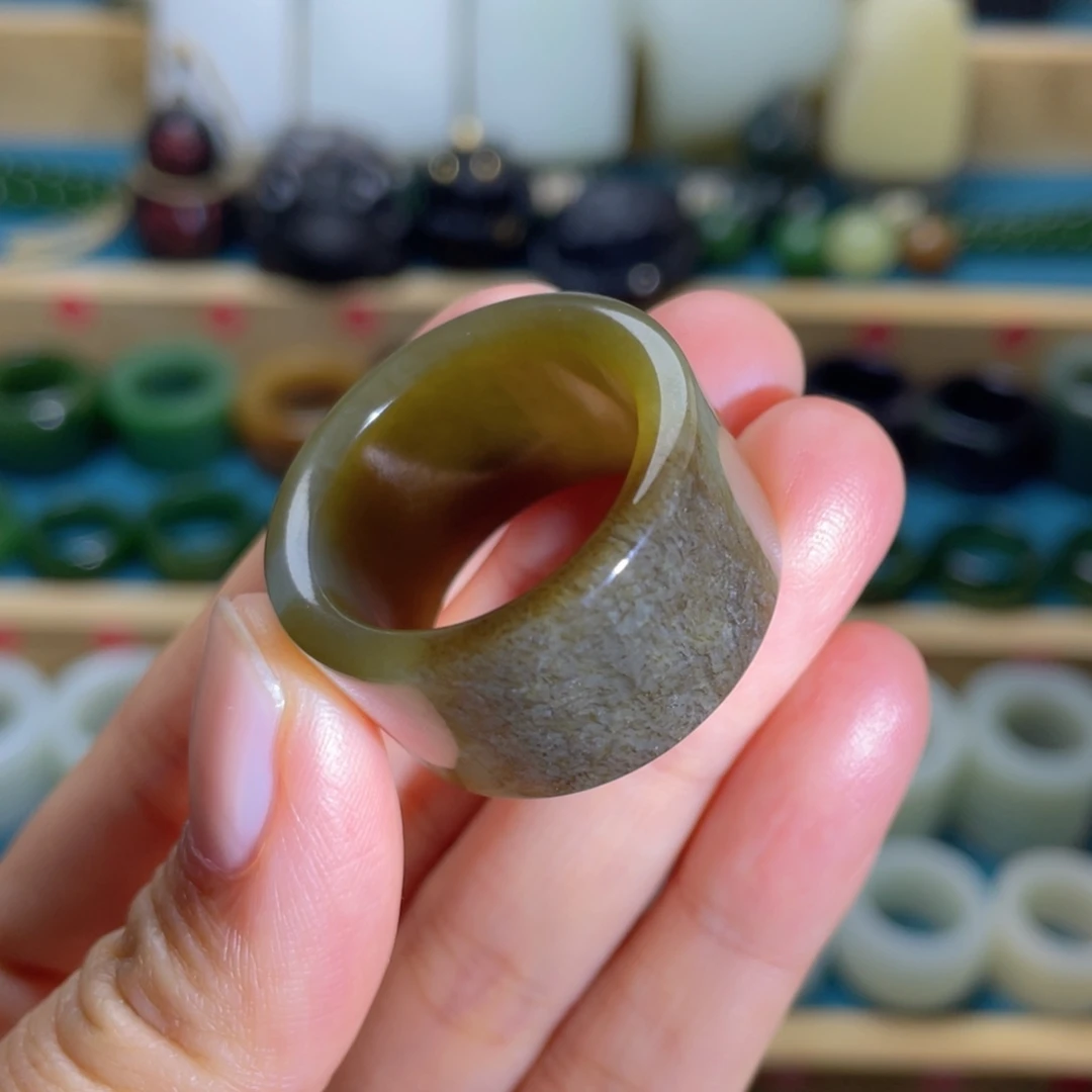 和田玉未镶嵌戒指