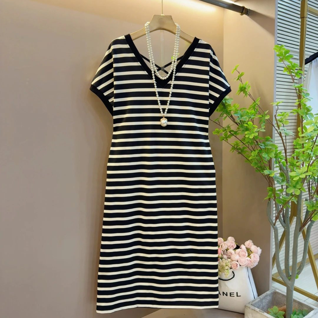 时尚欧货夏季新款条纹V领设计感休闲气质搭连衣裙（长103左右）