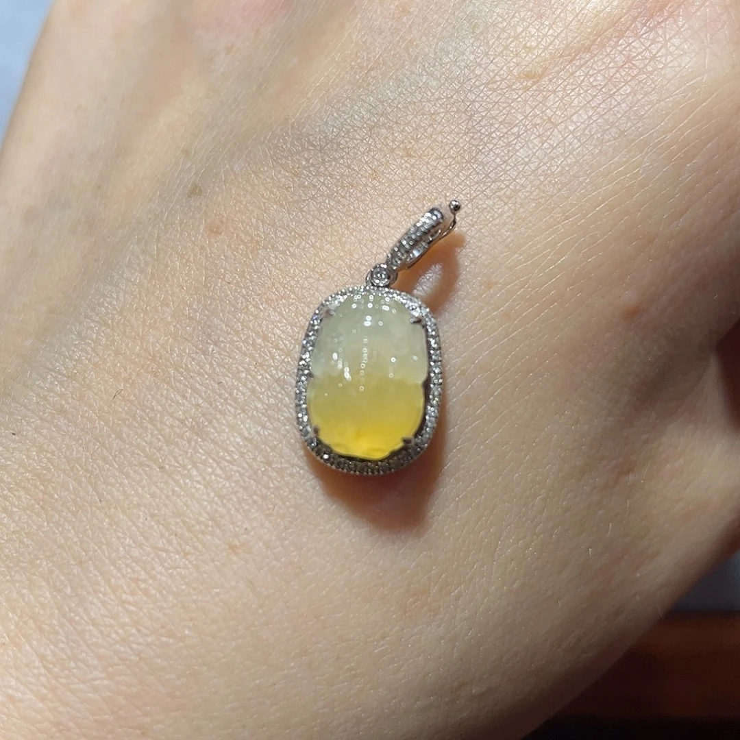 翡翠18K金镶嵌颈饰