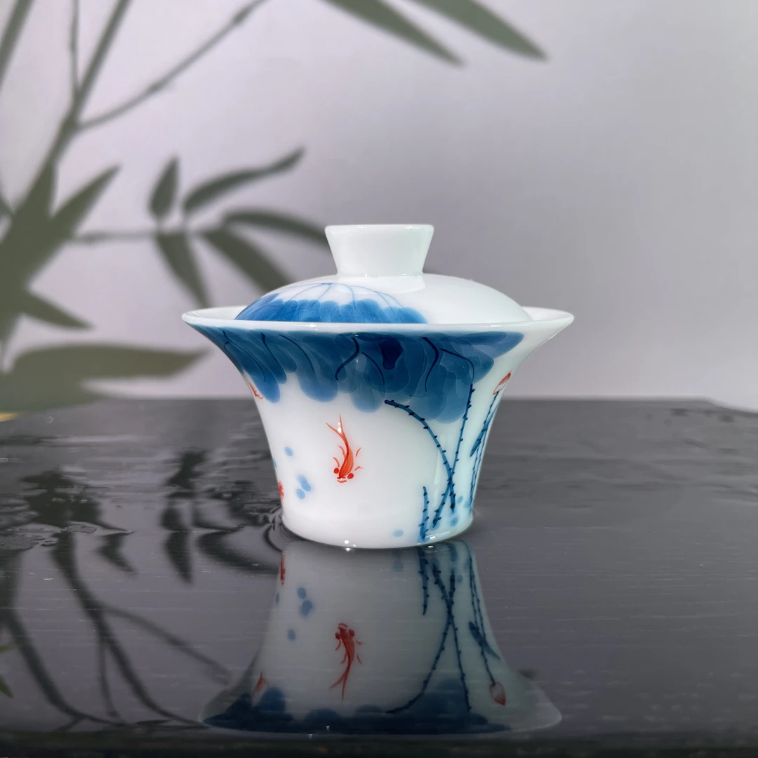 线条莲纯手绘高冰种瓷二才马蹄茶盖碗