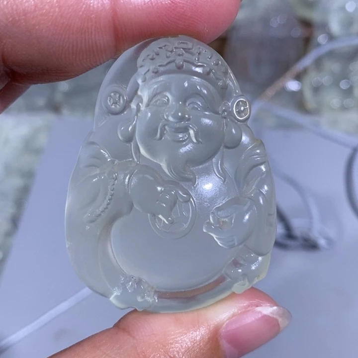 那***天未镶嵌岫玉颈饰吊坠
