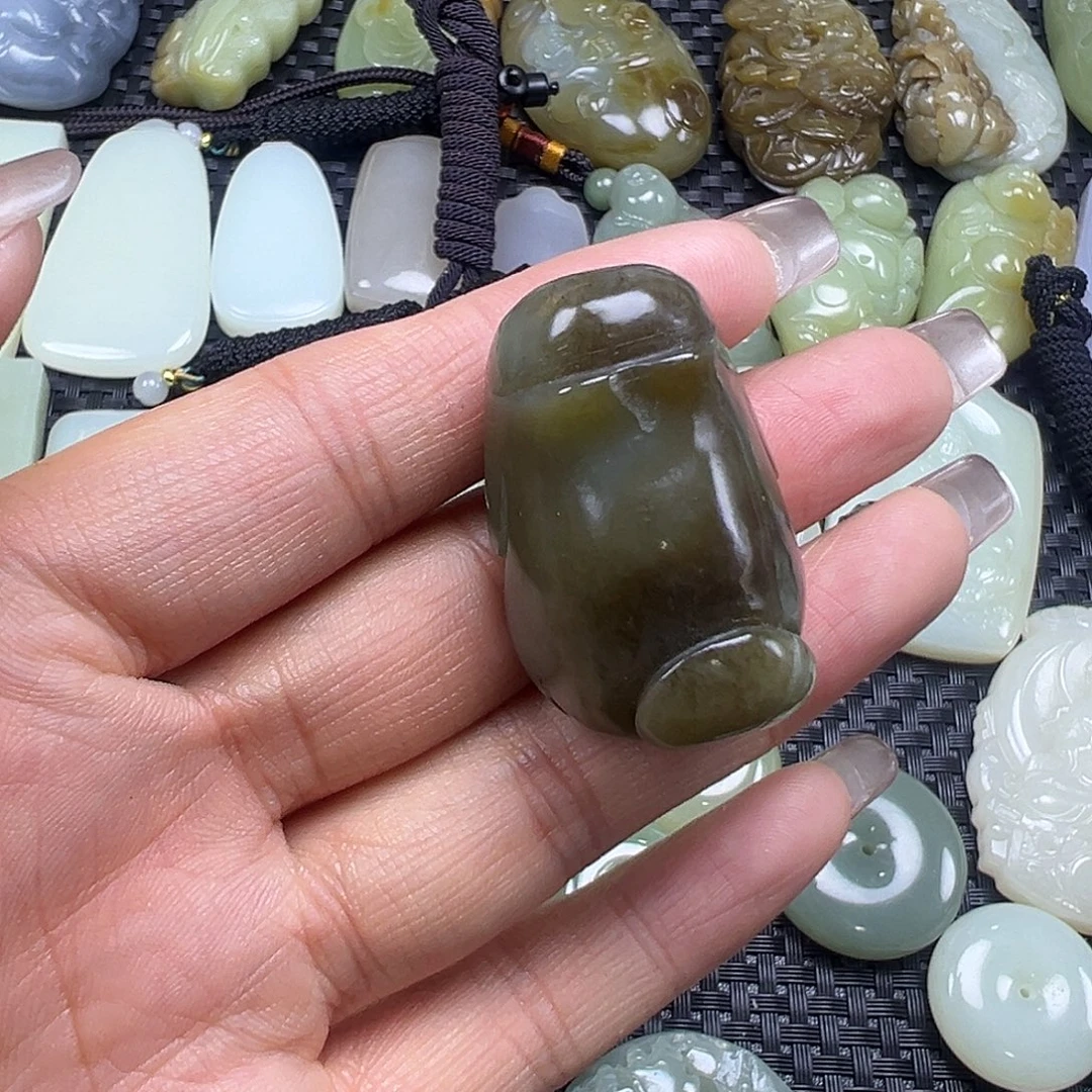 和田玉未镶嵌吊坠(不含链)微瑕漏