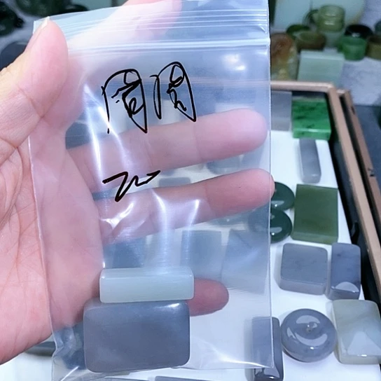 未镶嵌和田玉珠宝半成品周****花