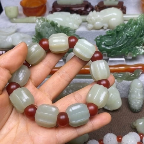 李***）和田玉未镶嵌把件