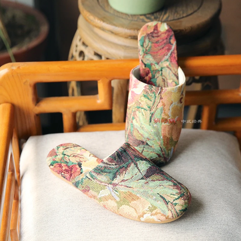 居家平底拖鞋女四季防滑舒适透气方头印花民族风刺绣外穿半拖女鞋