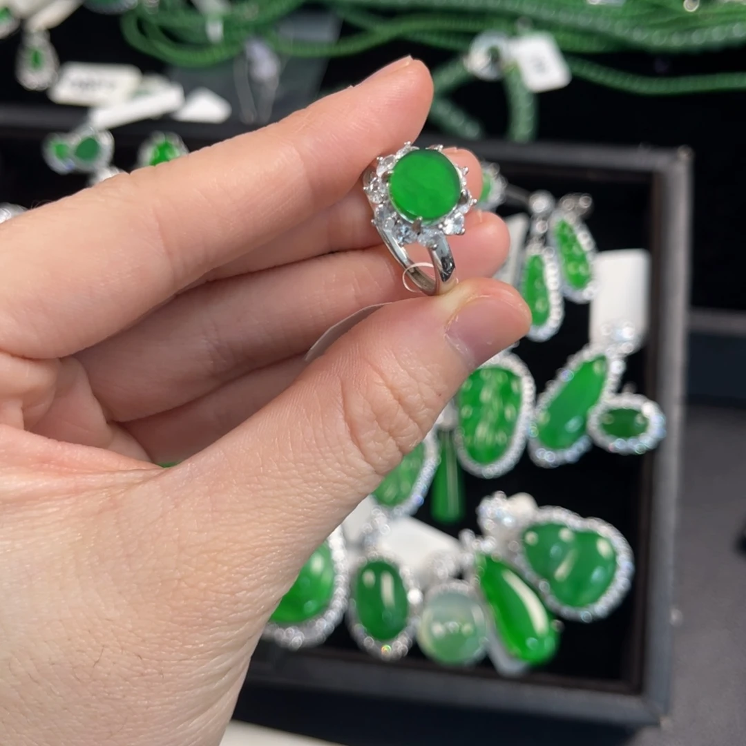 翡翠银S925镶嵌戒指圆牌戒指