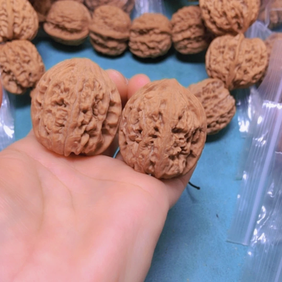 【闪购商品】把件核桃36红锦鲤修尖