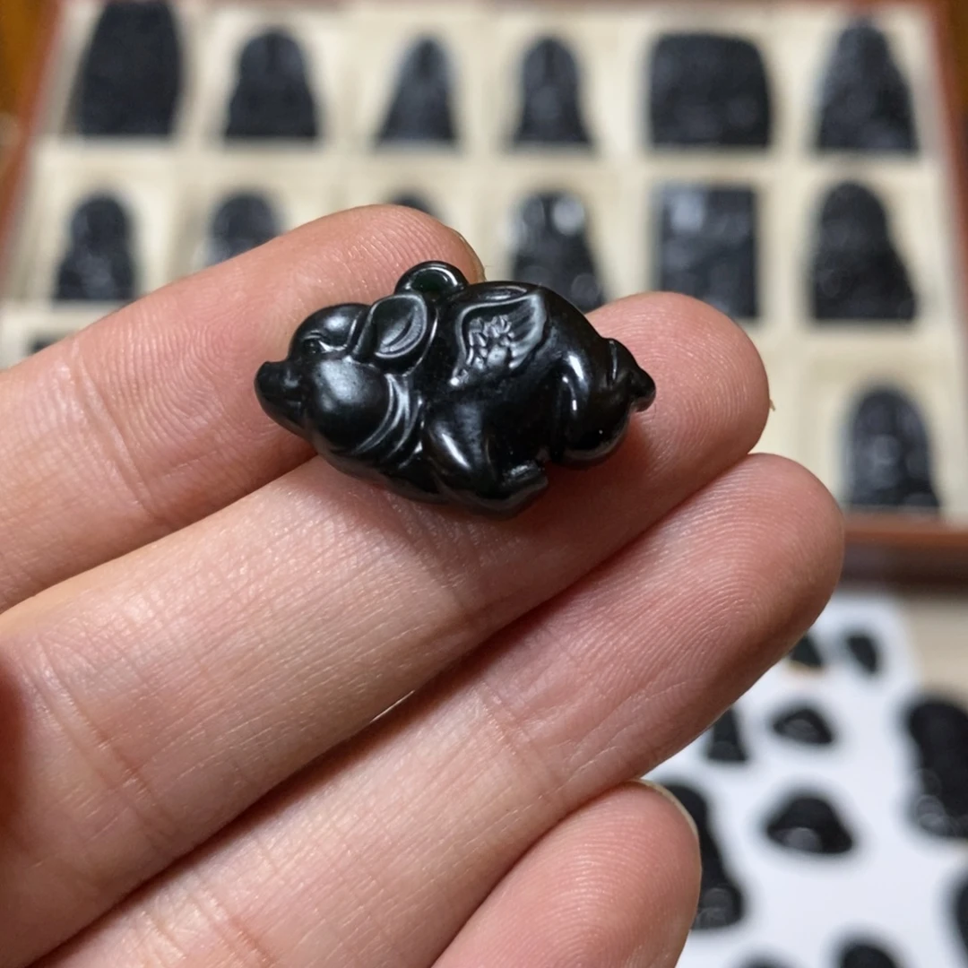 翡翠未镶嵌吊坠(赠链)