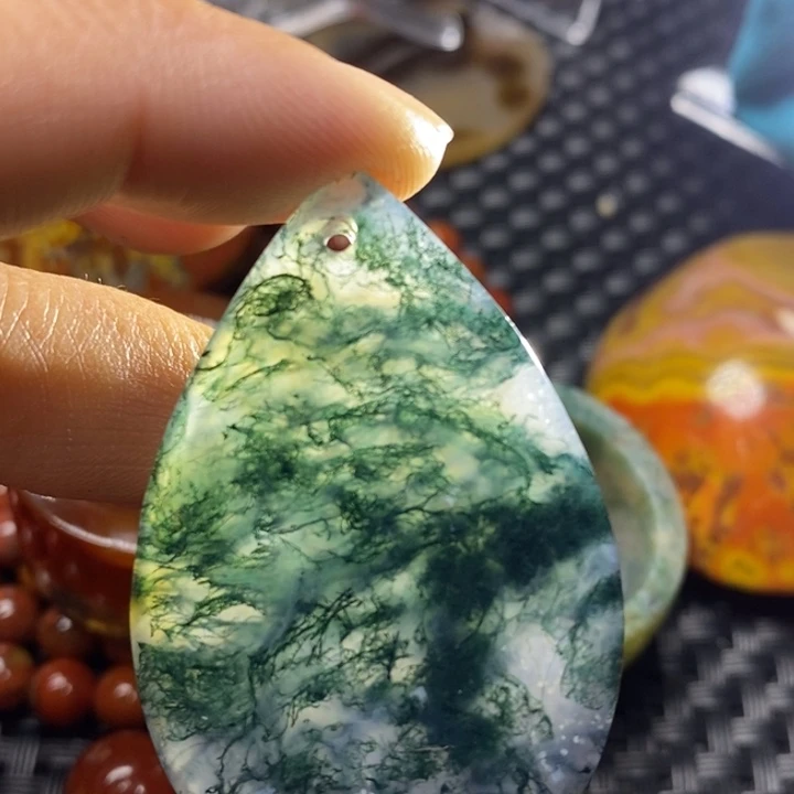 玛瑙/玉髓颈饰未镶嵌