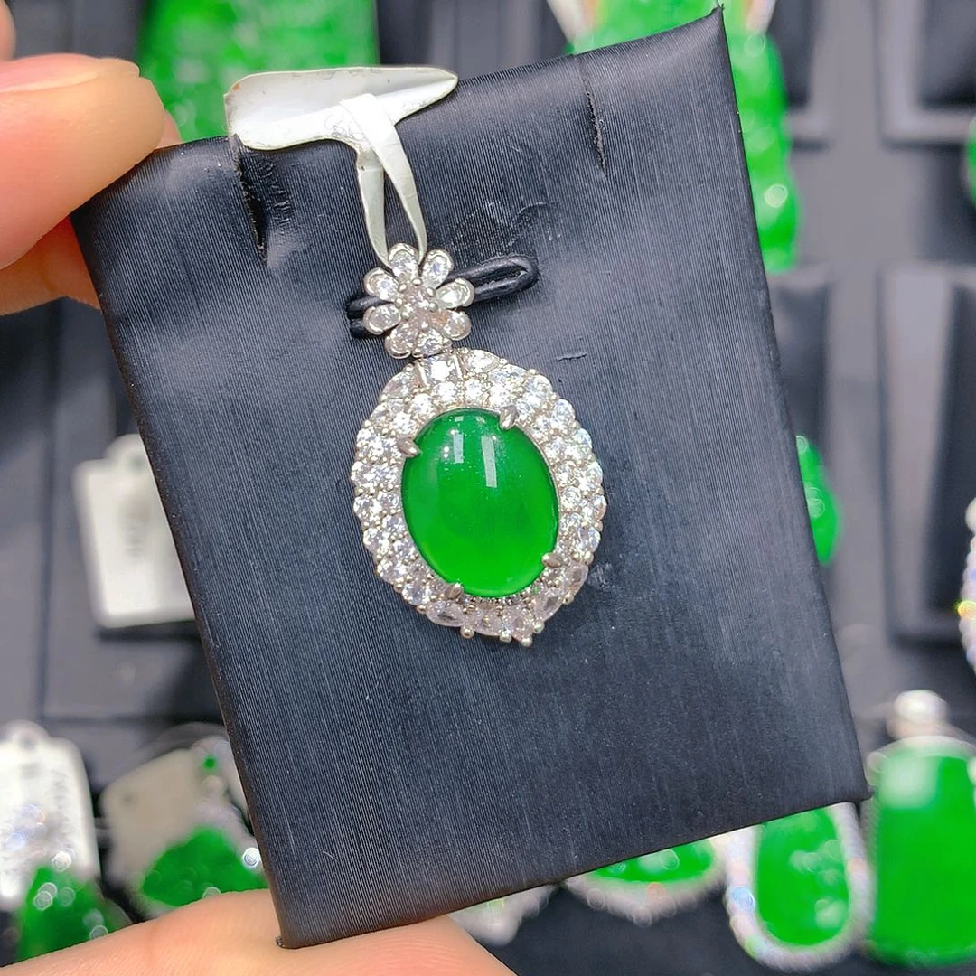 翡翠未镶嵌颈饰元气