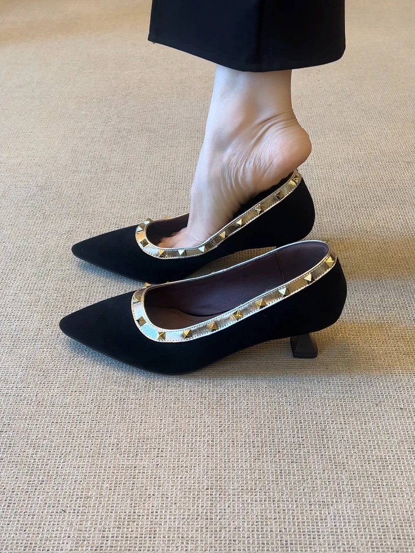 Elingjk/5cm法式气质尖头铆钉浅口优雅复古粗跟通勤高跟单鞋