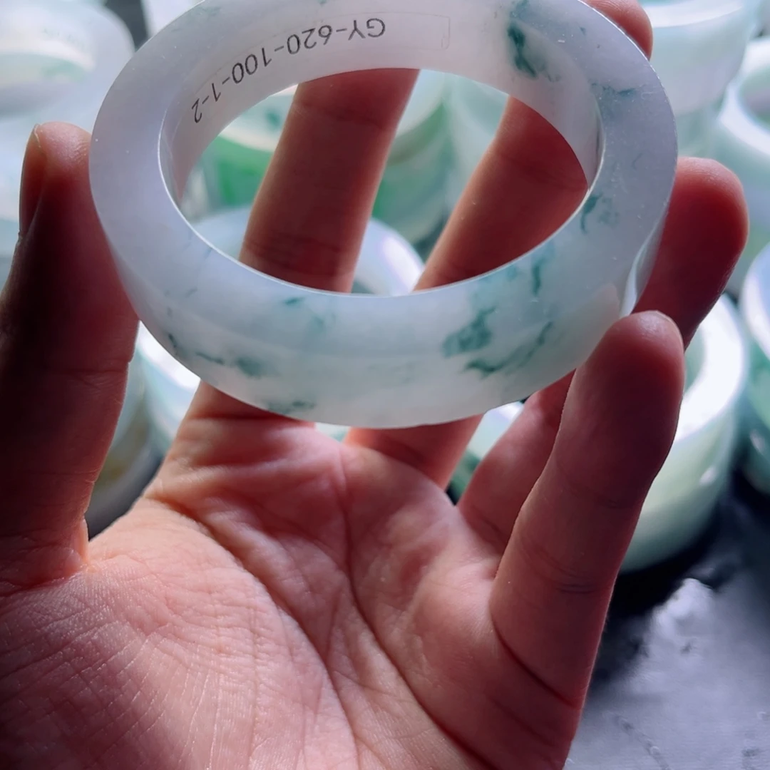 明***了定制翡翠未镶嵌不退不换