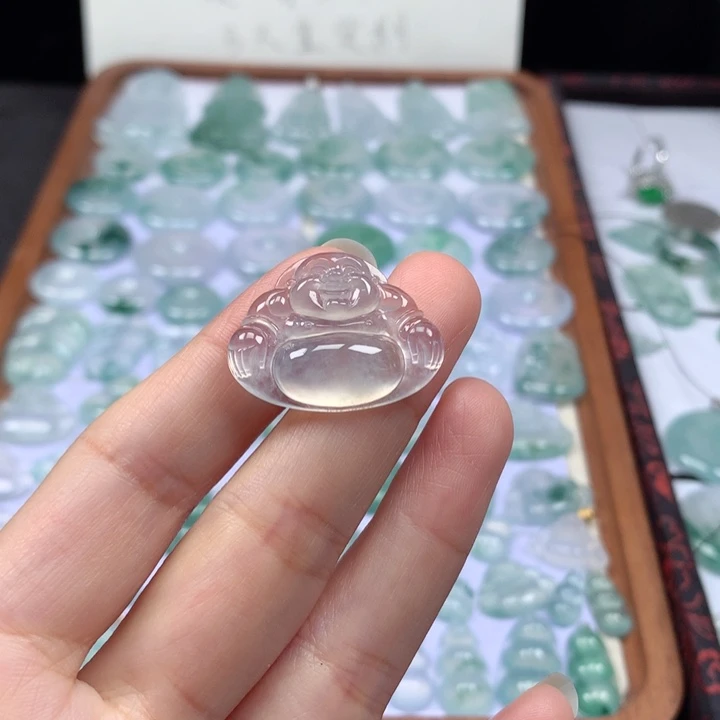 颈饰未镶嵌翡翠高冰佛公