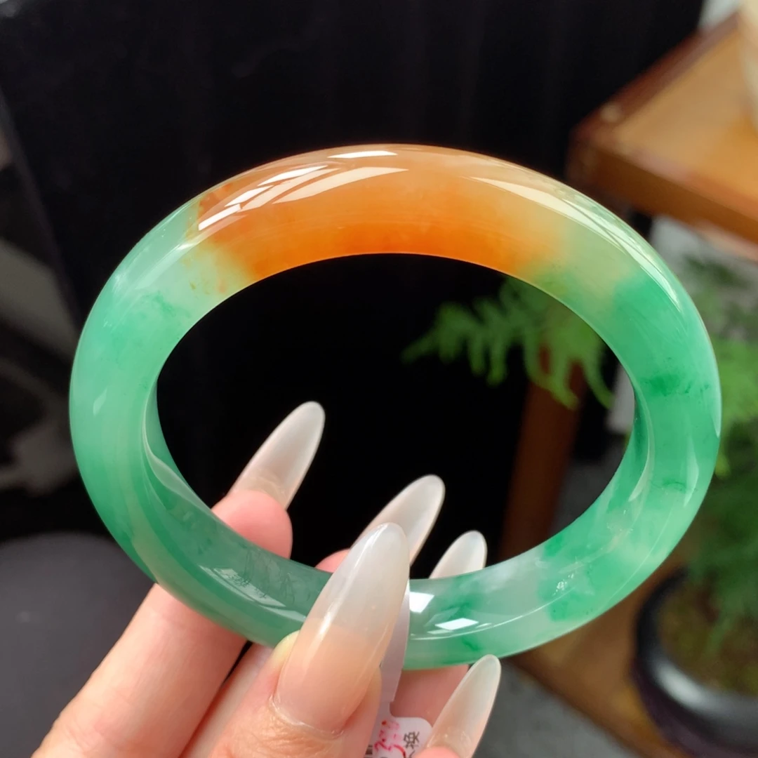 未镶嵌手镯石英质玉