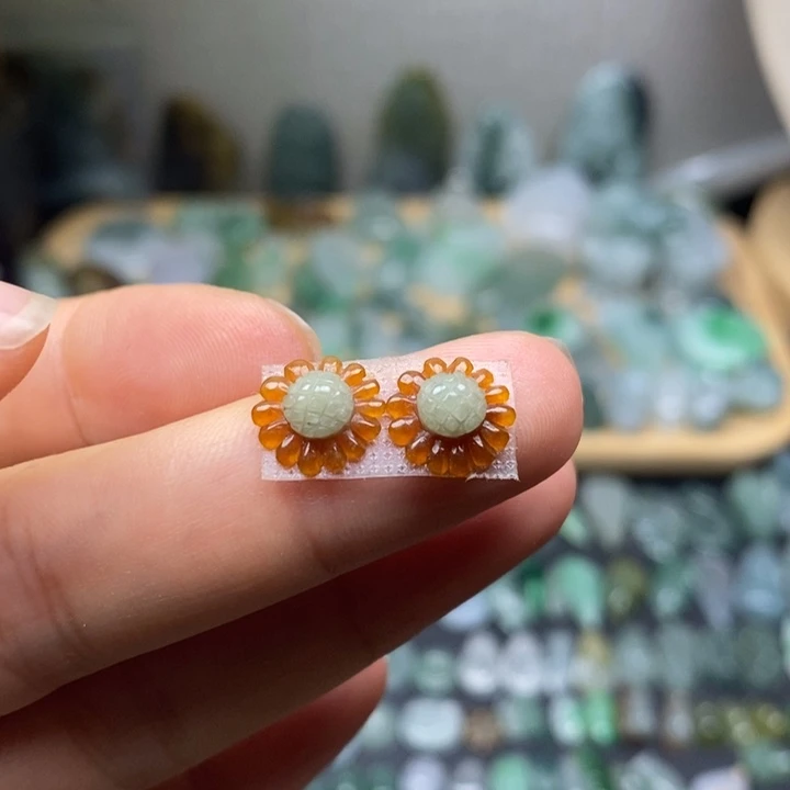 颈饰未镶嵌翡翠花