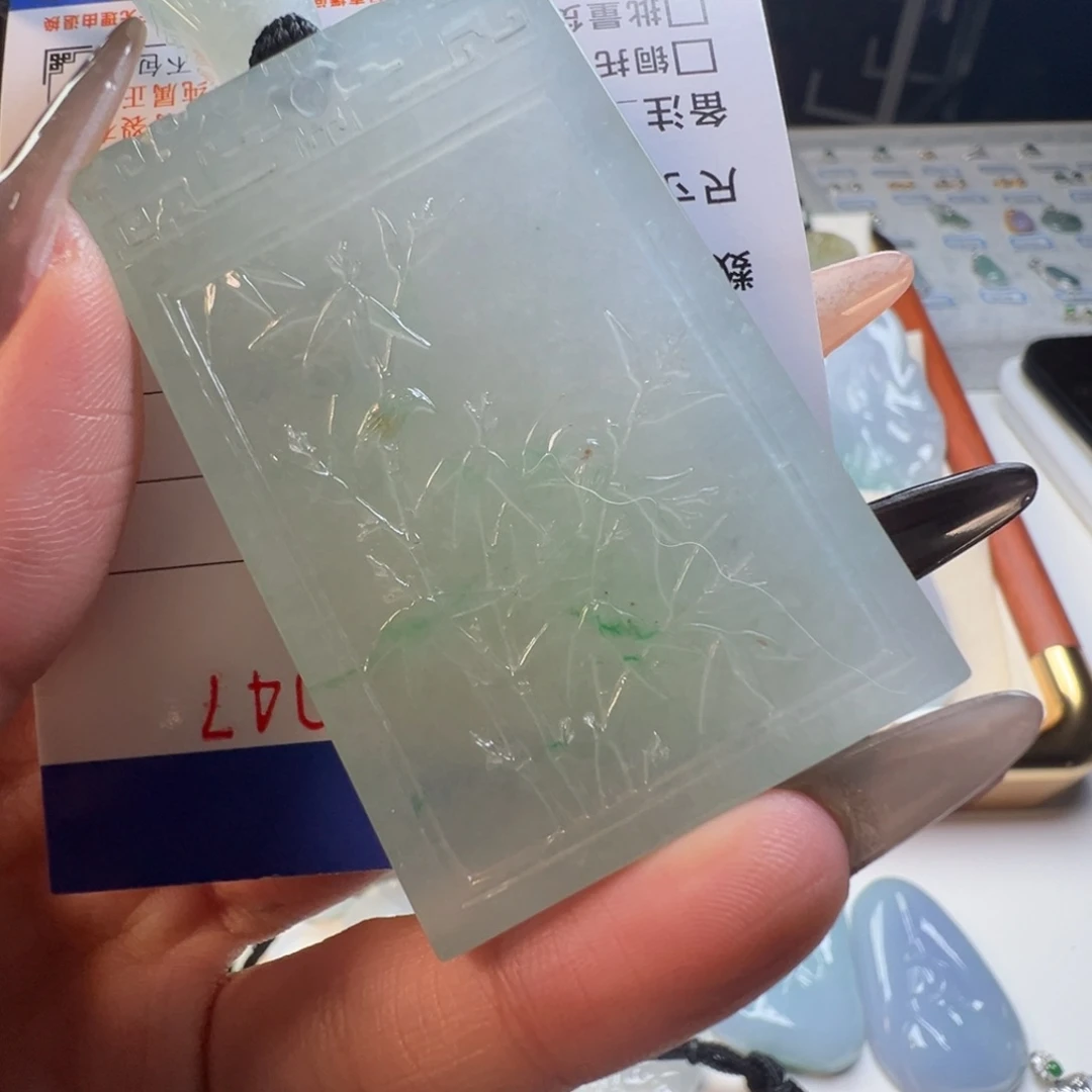 眼***白翡翠未镶嵌颈饰缅甸翡翠