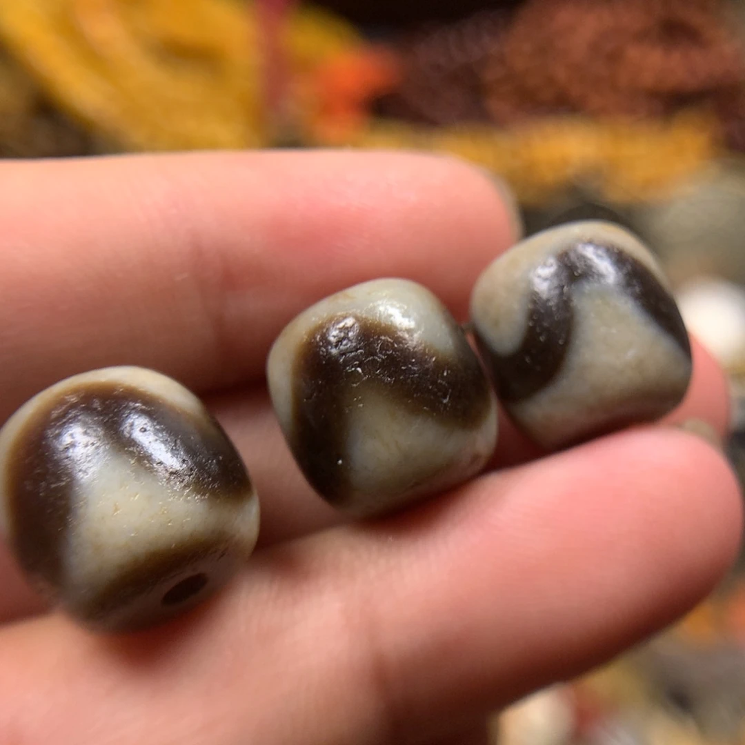 李***来泥塑娘啦擦擦骰子