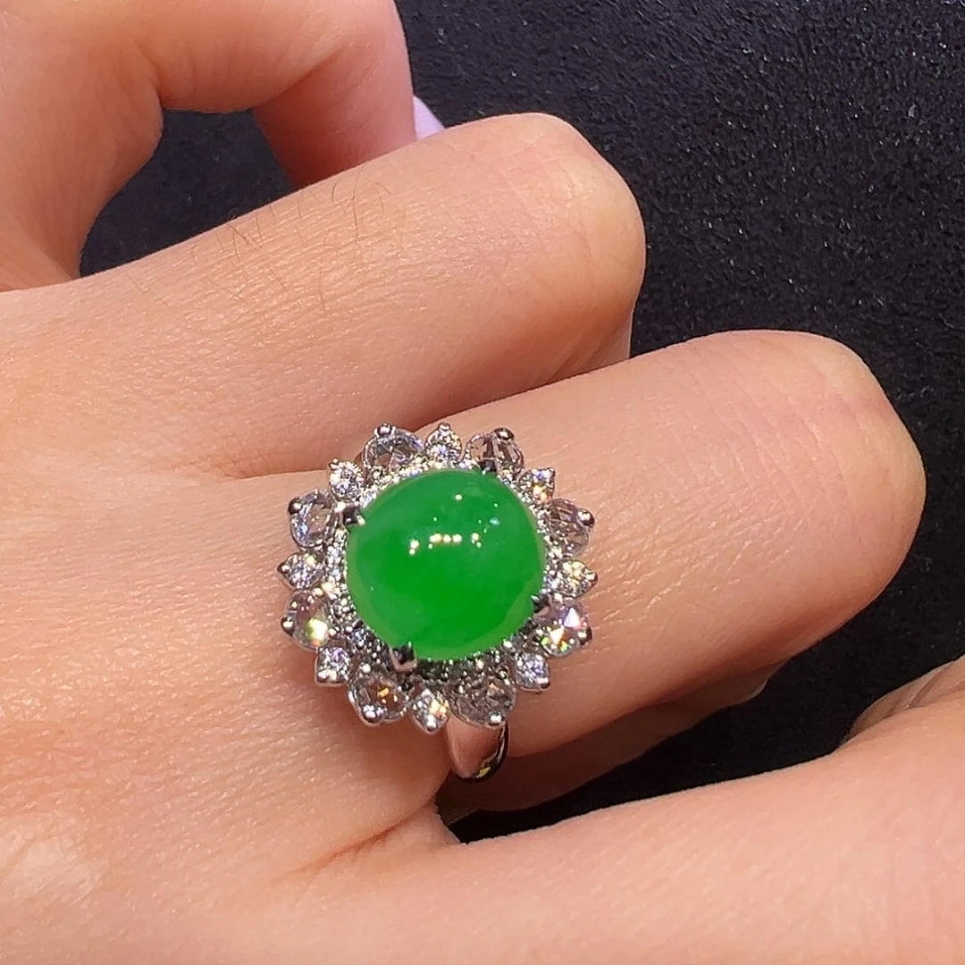 翡翠18K金镶嵌戒指蛋面