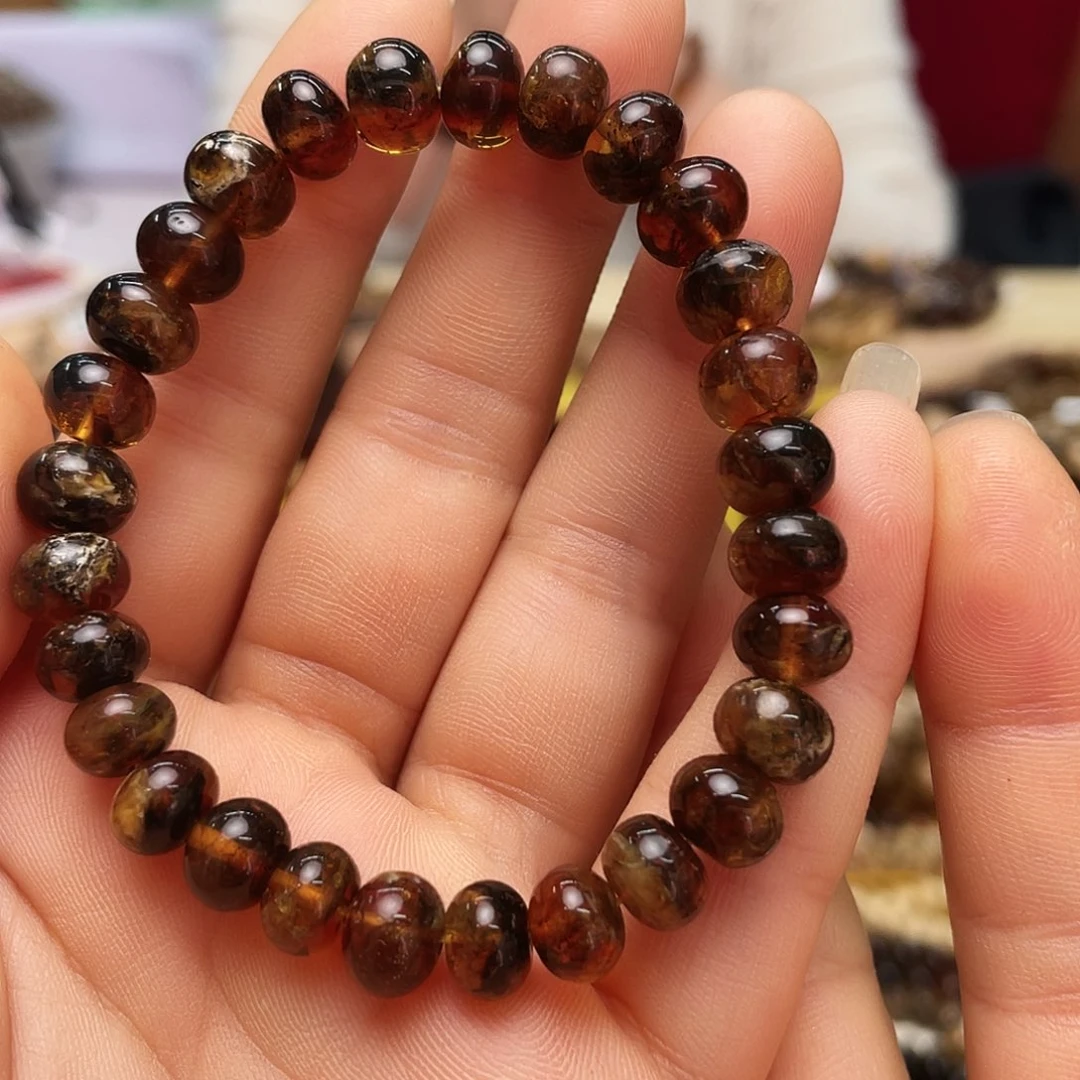 未镶嵌琥珀裸石八