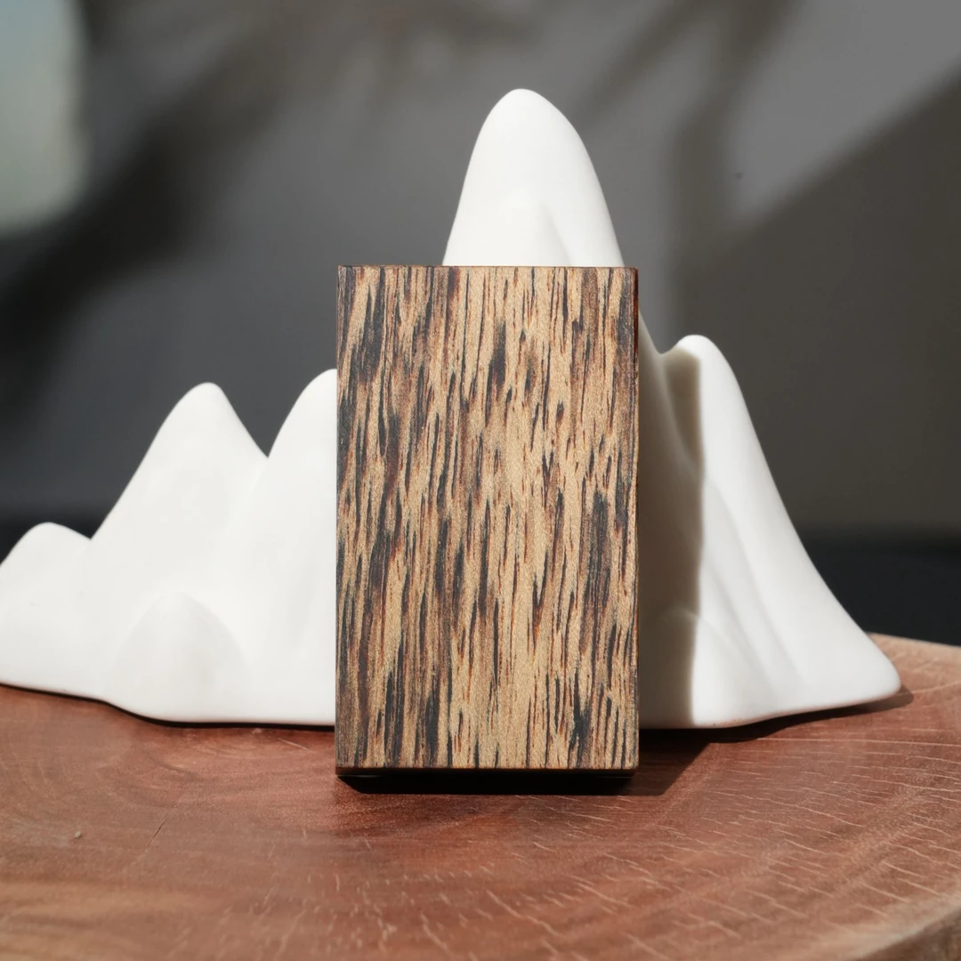 金三角沉香素牌5.06x3.05x1.14cm 16.7g 250709035 B