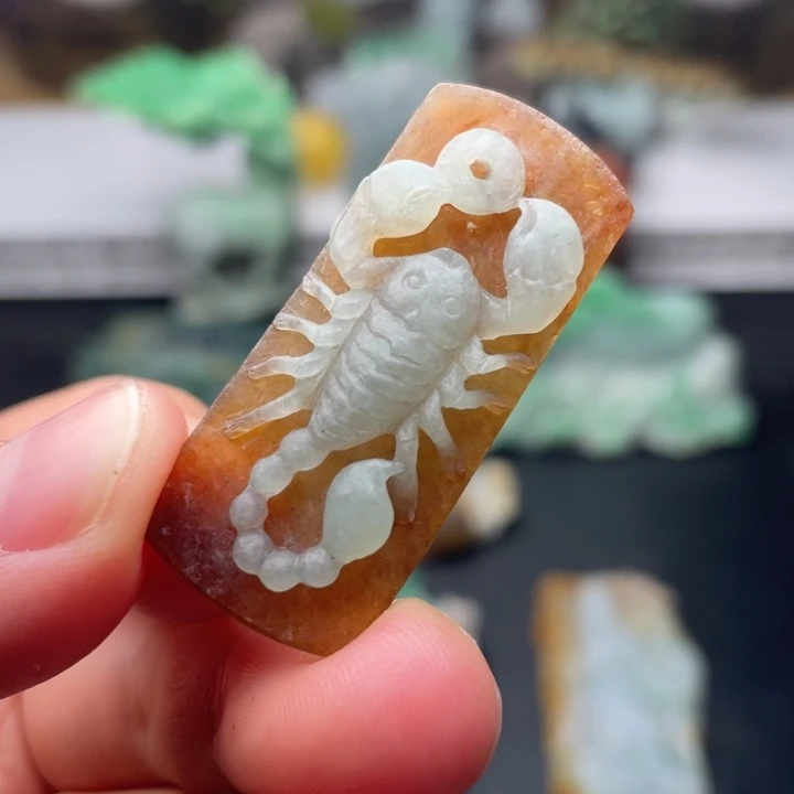 定制翡翠未镶嵌小蝎子