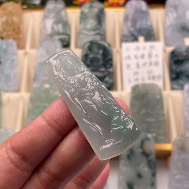 翡翠未镶嵌颈饰玉