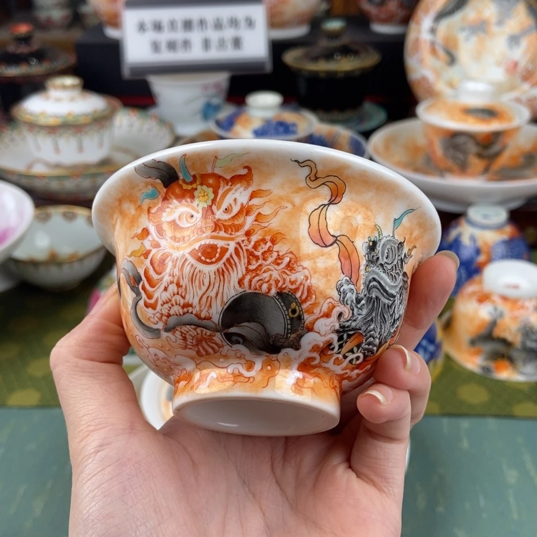 陶瓷的设计师是一个人