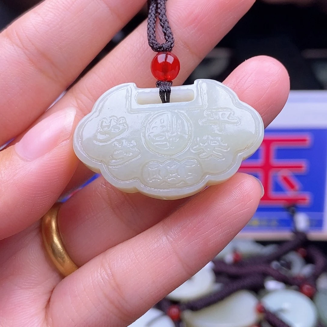 颈饰未镶嵌和田玉