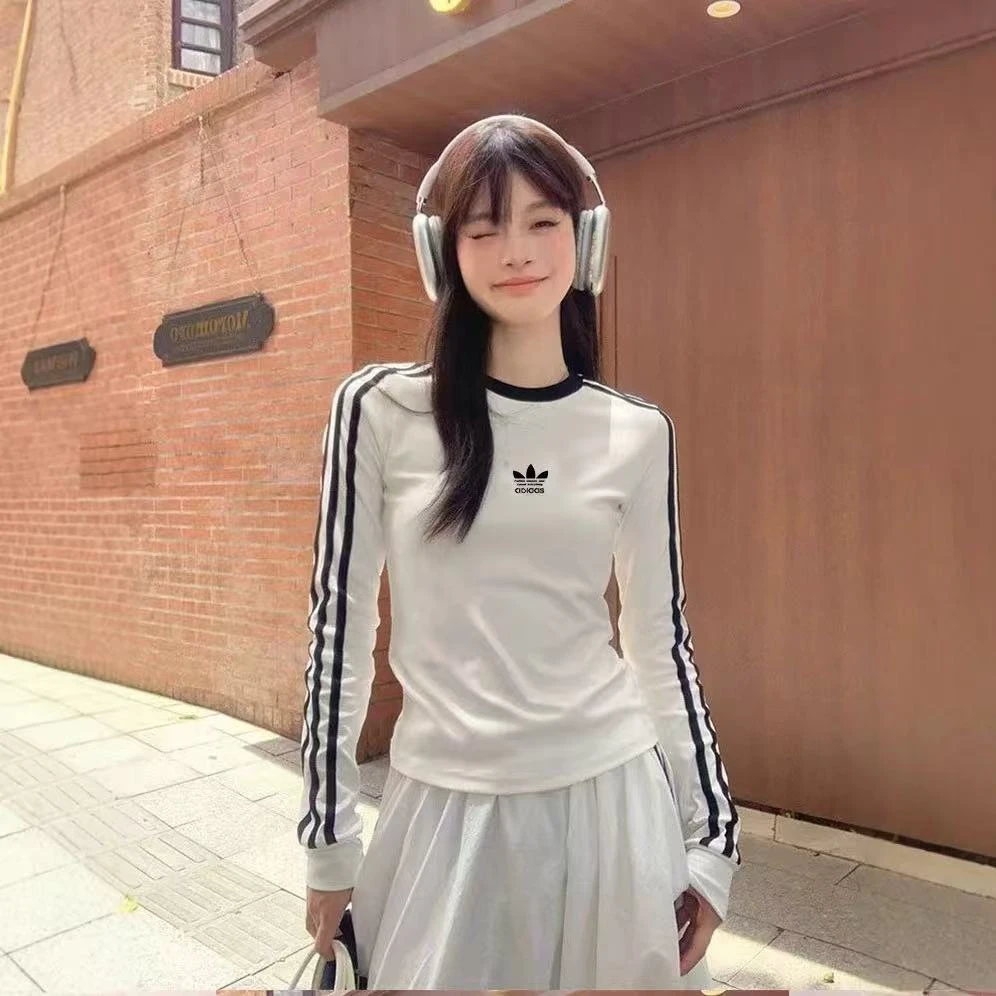 【商场撤柜】Jennie同款长袖女士刺绣显瘦短款运动风修身内搭-2166