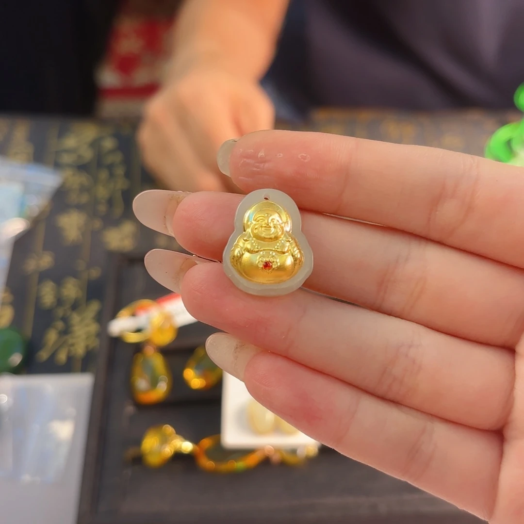 颈饰未镶嵌和田玉佛公