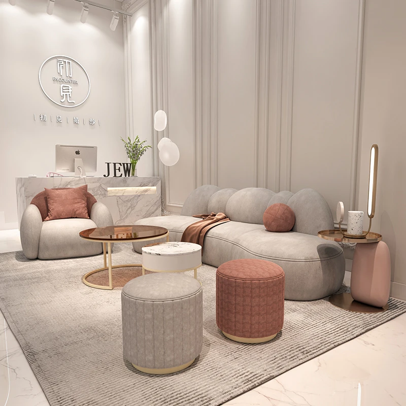 服装店轻奢创意布艺休息区沙发简约异形圆形极简风北欧弧形沙发椅