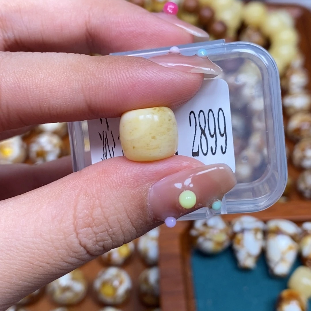 把件猴头核桃沁色圆珠老型2899