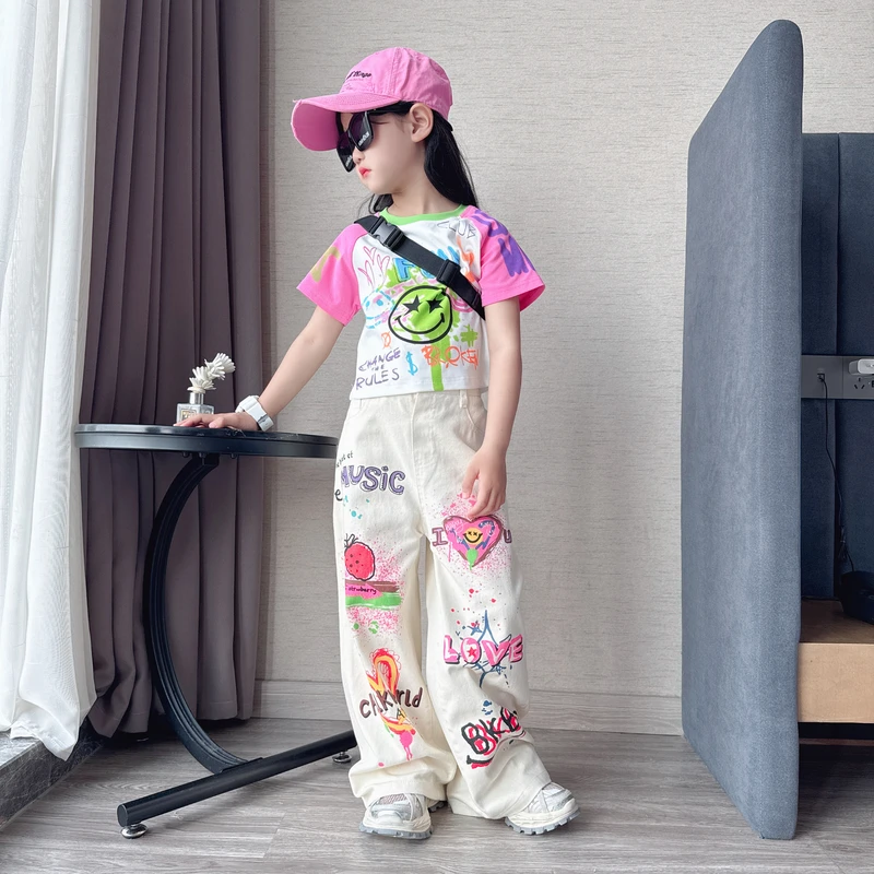女童夏季套装新款时髦潮流涂鸦拼色短袖草莓阔腿牛仔裤两件套