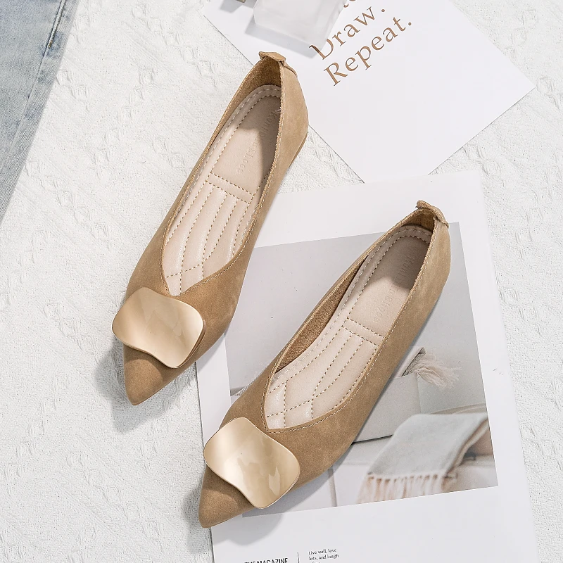 2025春季新款软皮法式尖头单鞋女软底方扣浅口温柔平底仙女风瓢鞋