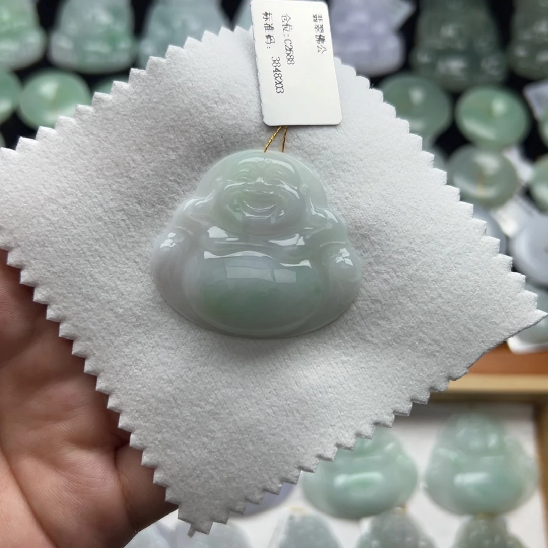 翡翠未镶嵌颈饰佛公