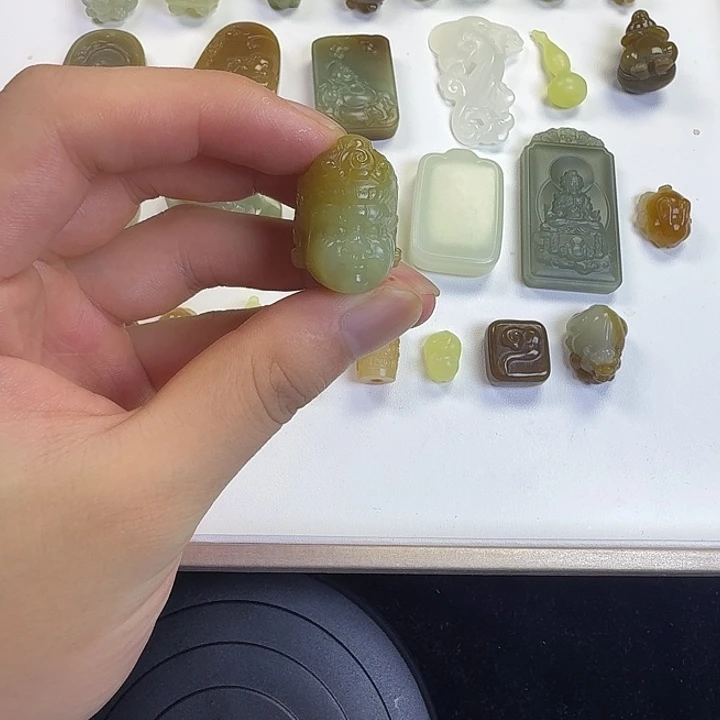 和田玉（糖玉）未镶嵌吊坠(不含链)